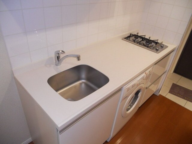 物件内観写真9　(★２口システムキッチン★洗濯乾燥機完備★)