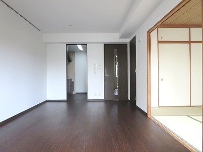 物件内観写真2　(★リビング12帖★)