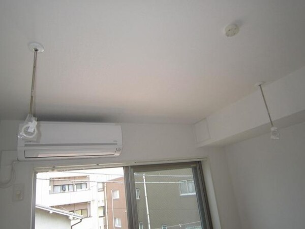 設備(★雨の日も干せる室内物干し★)