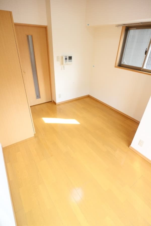 その他室内・内装(☆二面採光の明るく風通しの良いお部屋です☆)