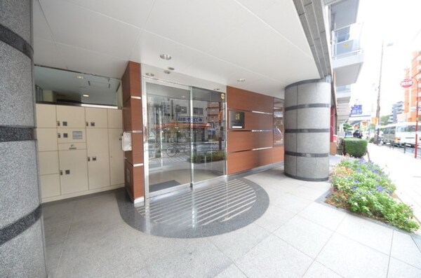 エントランス(★共用部もしっかり管理されています★)