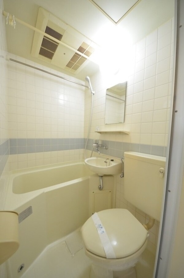 バス／シャワールーム等(★お掃除が楽な３点ユニットバス★)