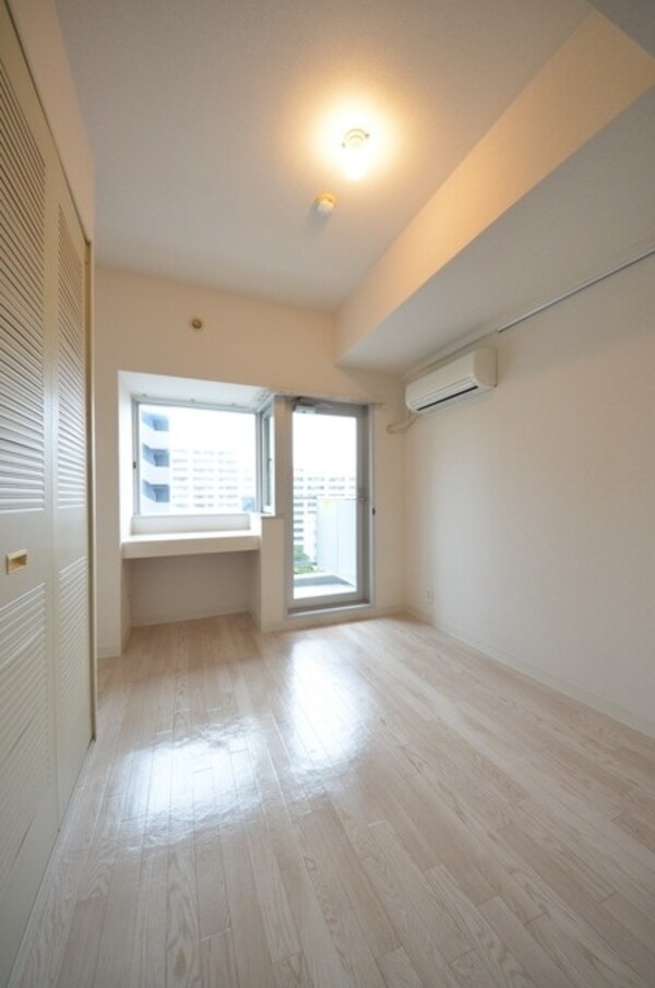 リビング・居室(★大きな窓の、明るいお部屋です★)