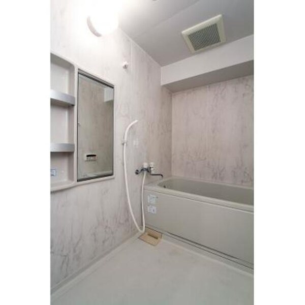 バス／シャワールーム等(※写真は同タイプ住戸です。)