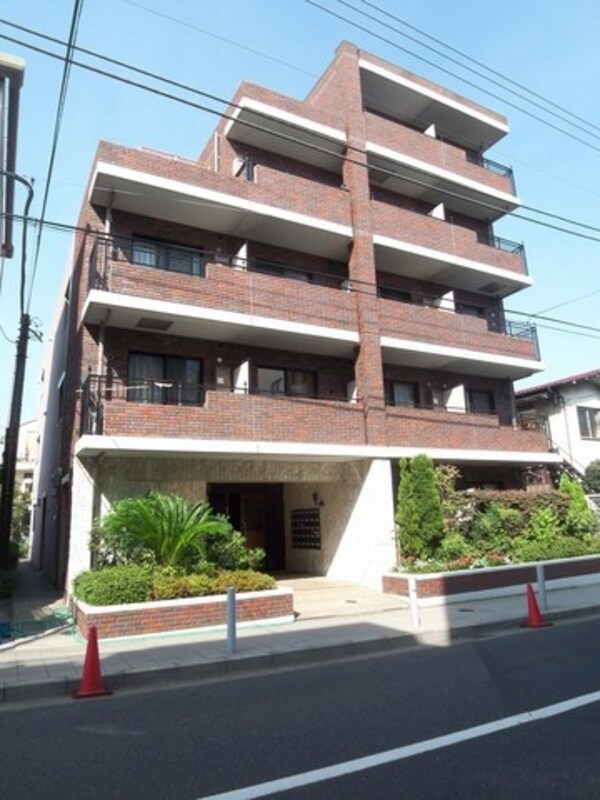 外観(赤いレンガタイル貼り)