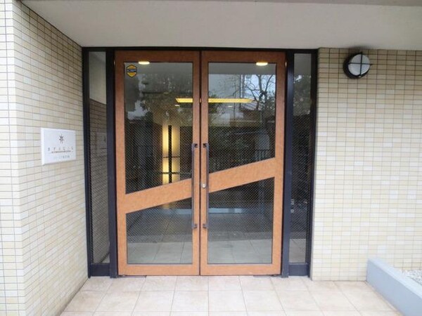 エントランス(部屋探しは株式会社　タウンハウジング　までお気軽にお問合せ…)