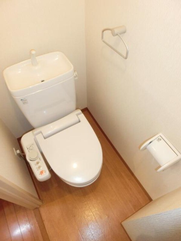 トイレ(お部屋探しは株式会社　タウンハウジング　までお気軽にお問合…)