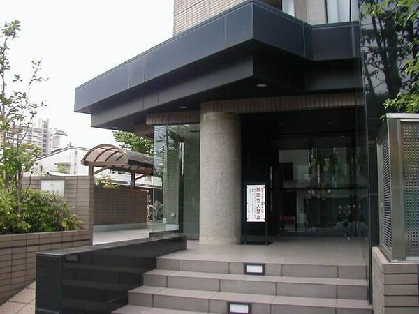 エントランス(部屋探しは株式会社　タウンハウジング　までお気軽にお問合せ…)