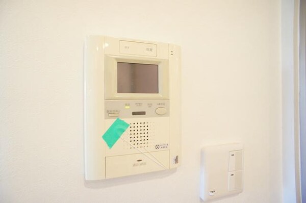 セキュリティ(訪問者が一目で分かる、安心のＴＶモニタ付インターホン！)
