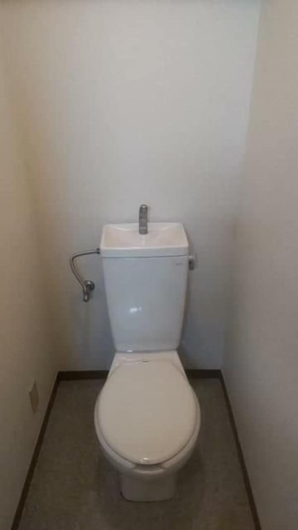トイレ(お部屋探しは株式会社　タウンハウジング　までお気軽にお問合…)