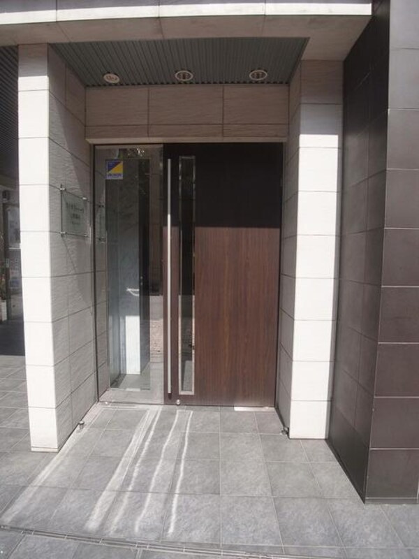エントランス(部屋探しは株式会社　タウンハウジング　までお気軽にお問合せ…)