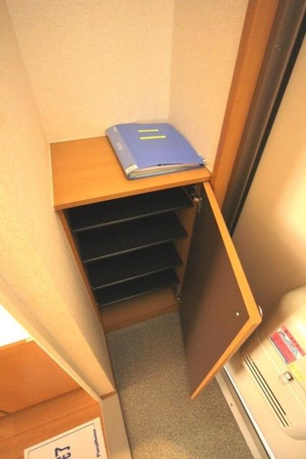 設備(★シューズＢＯＸ付の玄関★)
