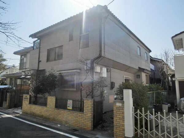 外観(★経堂駅徒歩8分・閑静な住宅街の二階建のアパートです★)