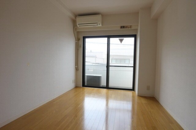 物件内観写真2　(★居室★)