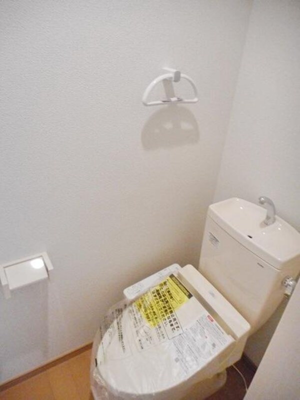 トイレ(お部屋探しは株式会社　タウンハウジング　までお気軽にお問合…)
