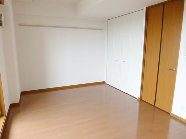 リビング・居室(★角部屋で単身者様オススメのお部屋★)