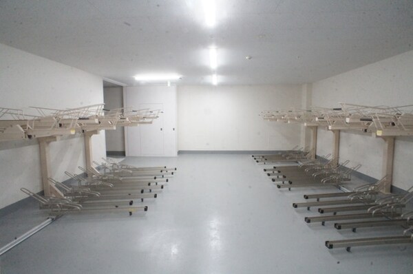 共有部分(雨の日でも安心して止められる屋根付駐輪場☆)
