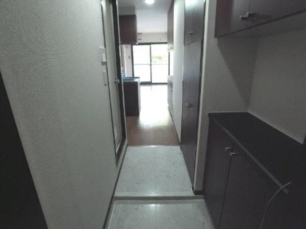 玄関(お部屋探しは株式会社　タウンハウジング　までお気軽にお問合…)