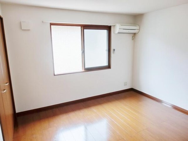 その他室内・内装(★ゆったり8帖洋室・綺麗なフローリングのお部屋です★)