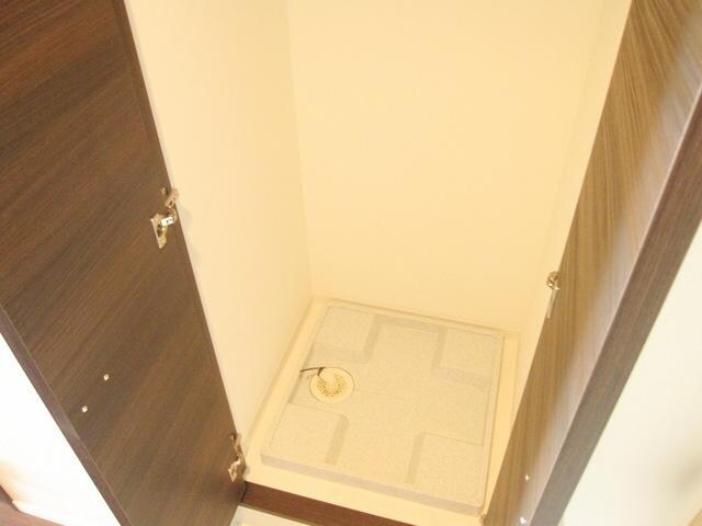 物件内観写真8　(★収納式の室内洗濯機置き場です★)