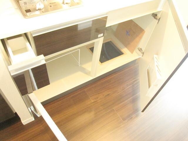 物件内観写真23　(★キッチンの下部収納スペースです★)