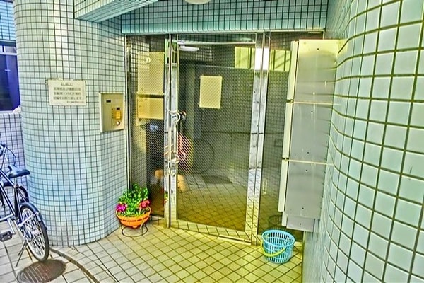 エントランス(部屋探しは株式会社　タウンハウジング　までお気軽にお問合せ…)