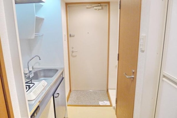 玄関(お部屋探しは株式会社　タウンハウジング　までお気軽にお問合…)