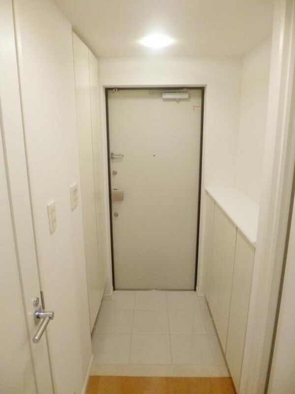 玄関(お部屋探しは株式会社　タウンハウジング　までお気軽にお問合…)