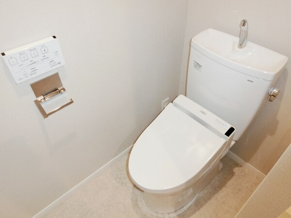 トイレ(お部屋探しは株式会社　タウンハウジング　までお気軽にお問合…)