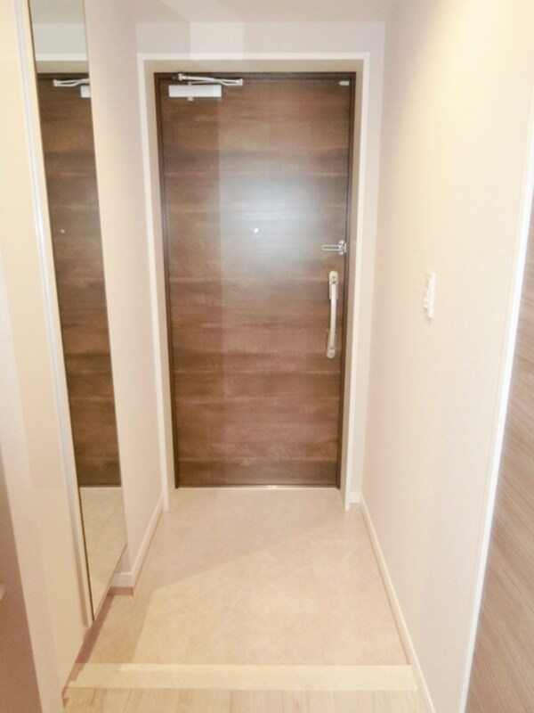 玄関(お部屋探しは株式会社　タウンハウジング　までお気軽にお問合…)