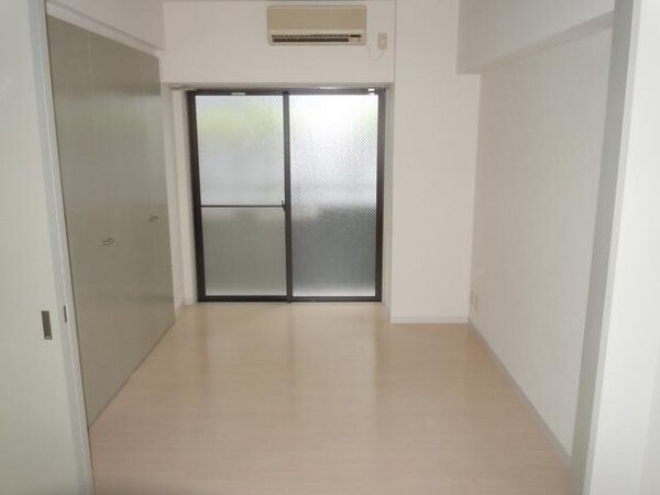 設備(エアコンついてます)