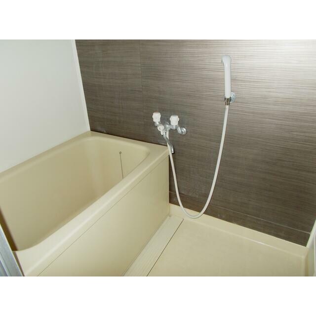 バス／シャワールーム等(※別室参考画像)