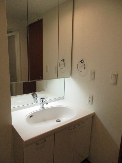 物件内観写真5　(A'タイプ2016年12月撮影 同タイプ907号室の写真で…)