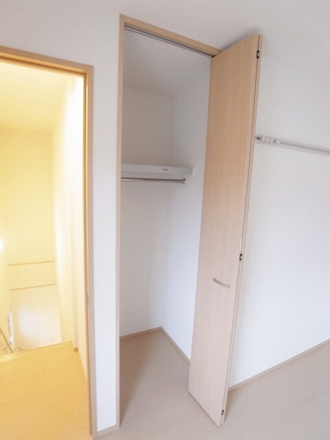 物件内観写真9　(★２階洋室の収納スペース★)