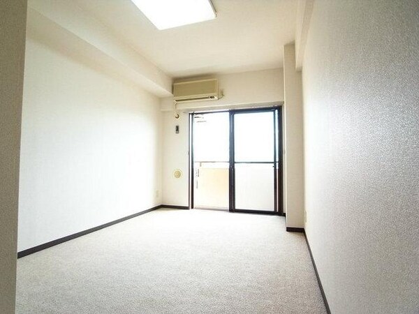 その他室内・内装(南向きの明るい居室)