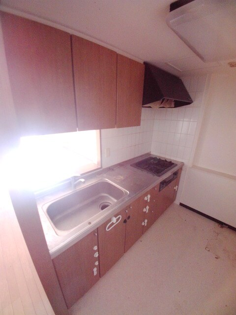 物件内観写真2　(システムキッチン)