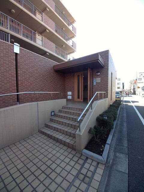 物件内観写真4　(エントランス)