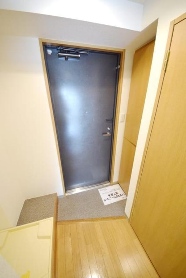 玄関(別部屋参照)