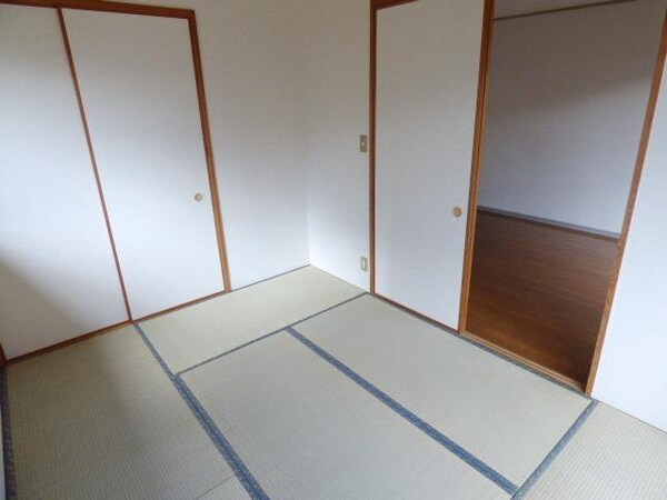 寝室(和室6帖)