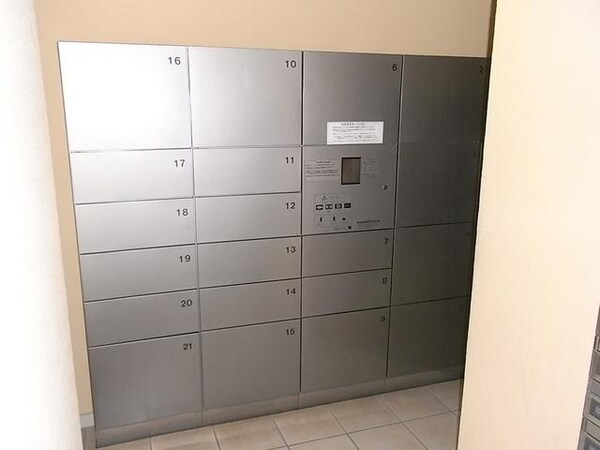 設備(宅配ＢＯＸ完備)