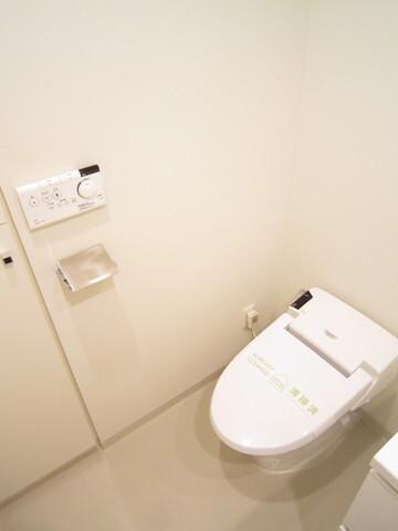 物件内観写真6　(ウォシュレット完備)