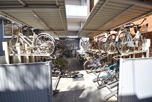 物件内観写真16　(駐輪場)