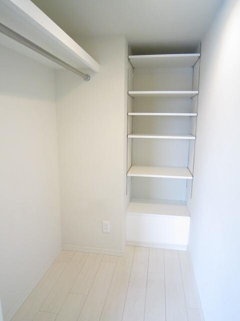 物件内観写真9　(ウォークインクロゼット)