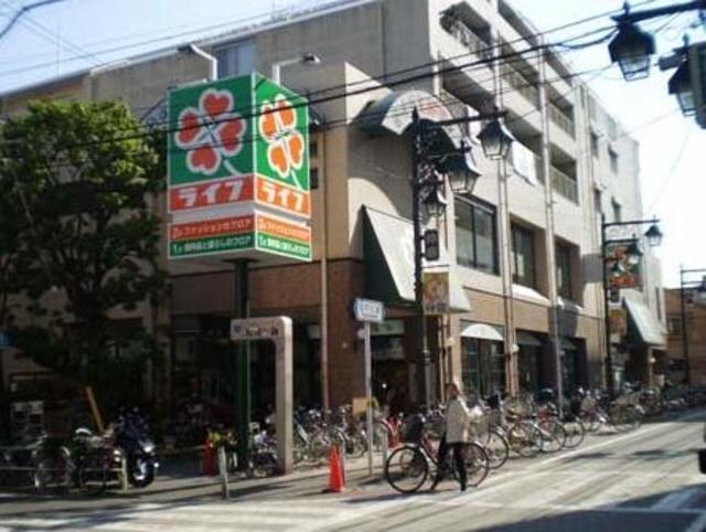 ライフ仲宿店