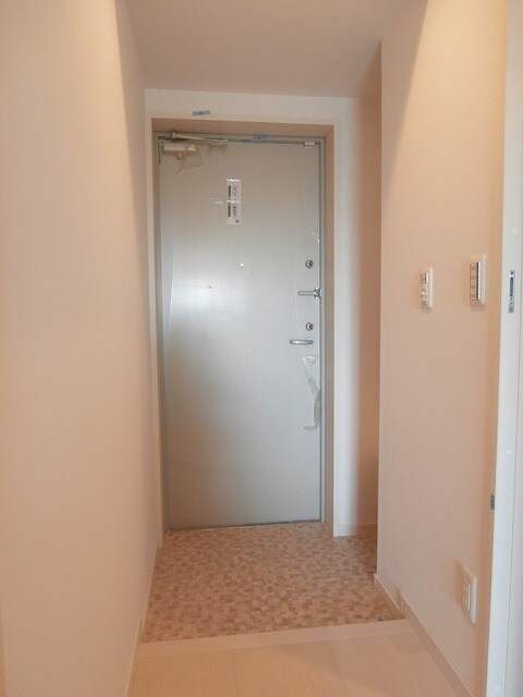 物件内観写真9　(玄関)