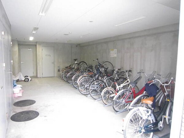 共有部分(敷地内駐輪場（屋根付き）)