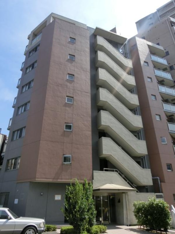 外観(頑丈な鉄筋コンクリート造)