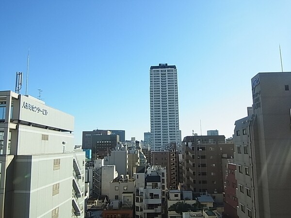 眺望(バルコニーからの青い空)