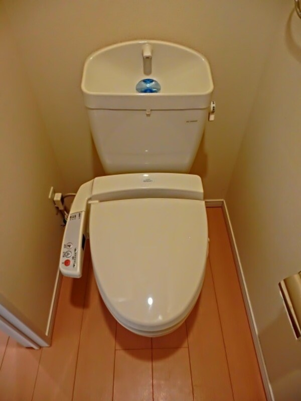 トイレ(ウォシュレット完備)