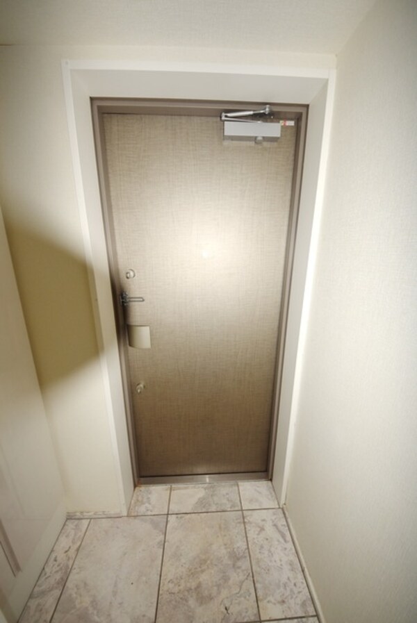 玄関(※別部屋参考写真)